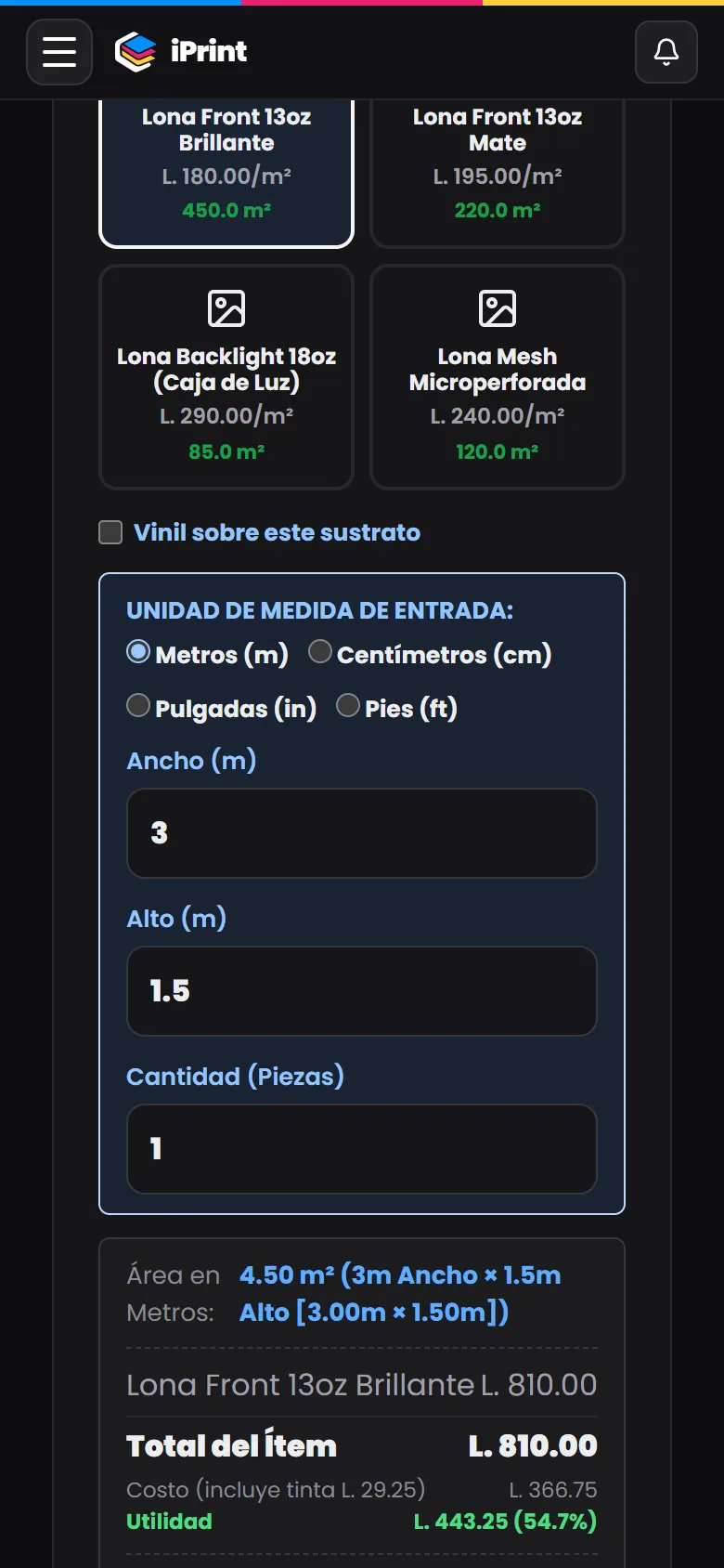 Cotizador de iPrint en el celular calculando una lona de 3 × 1.5 m